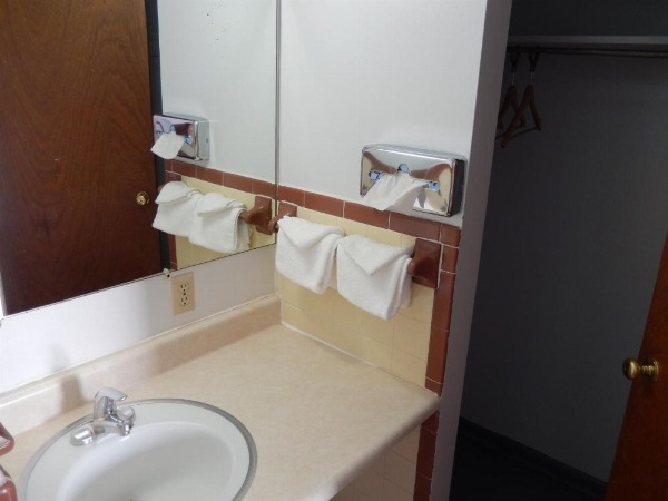 Townsman Motel image 12