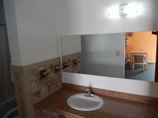 Townsman Motel image 25