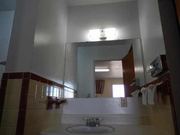 Townsman Motel image 37